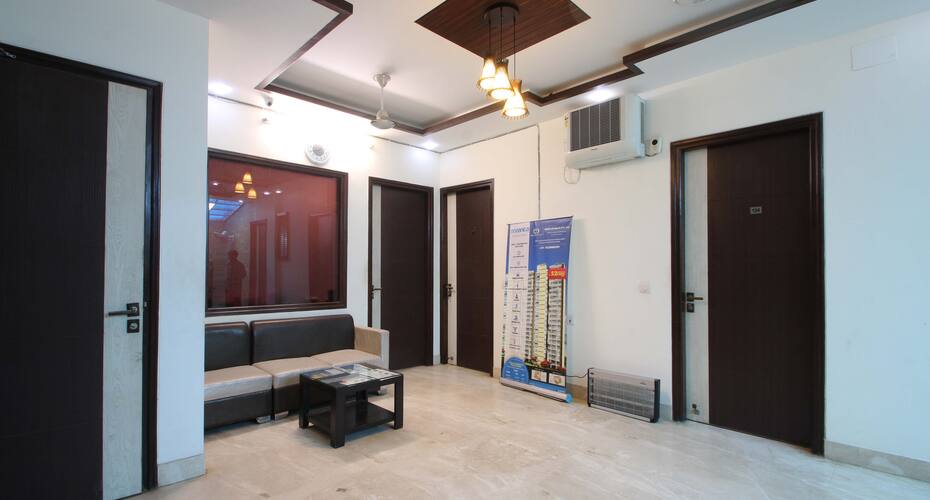 THE DELHI CLUB, Gurgaon 4